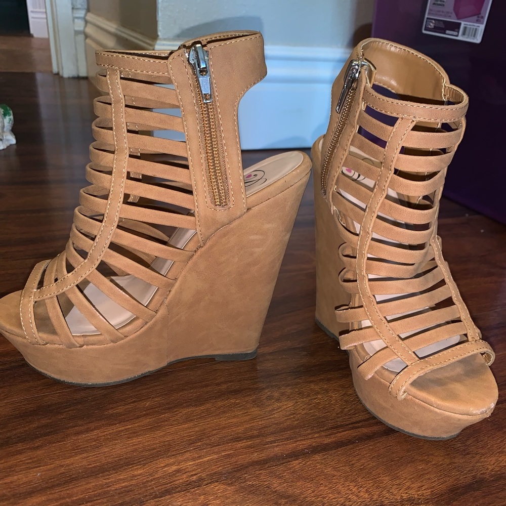 Tan Wedges